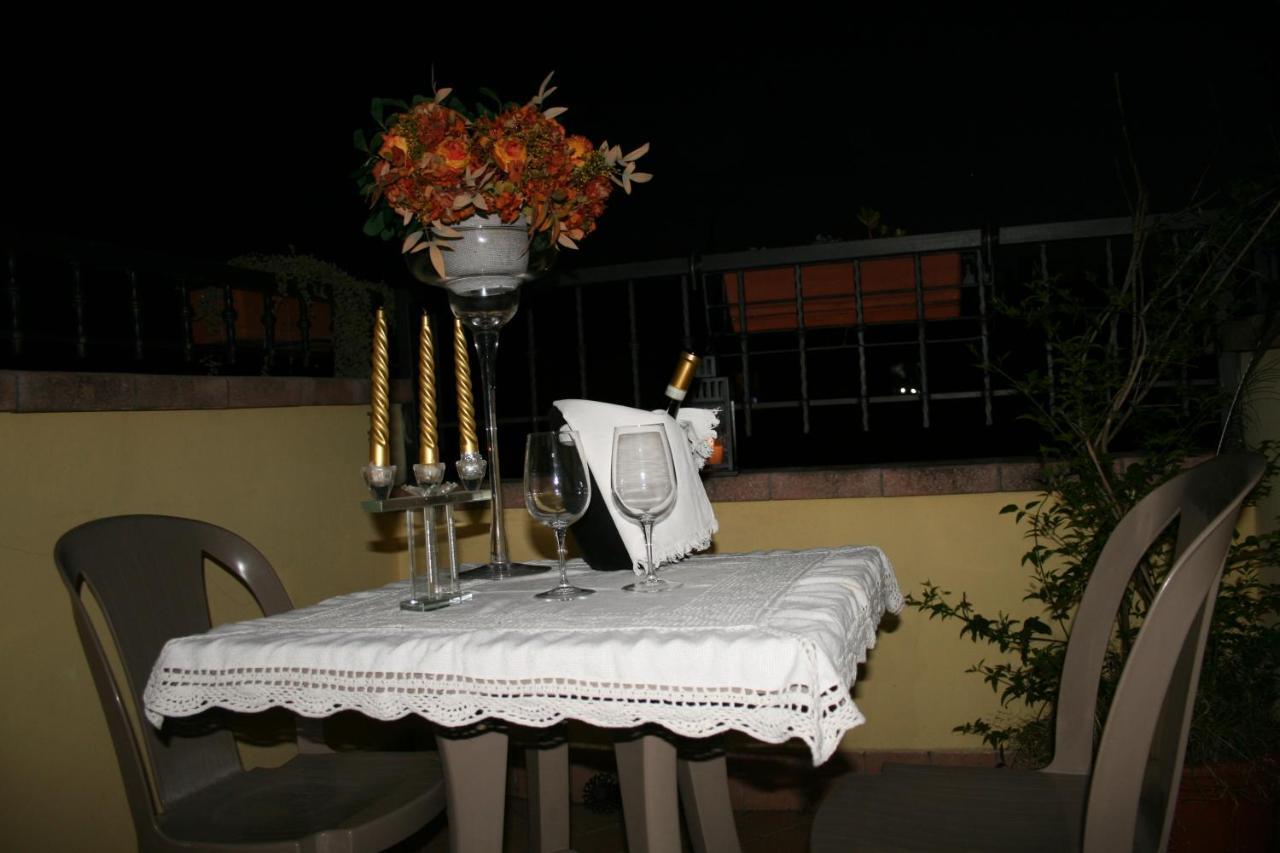 Alloggio Incantevole Sui Tetti Di โบโลญญา ภายนอก รูปภาพ